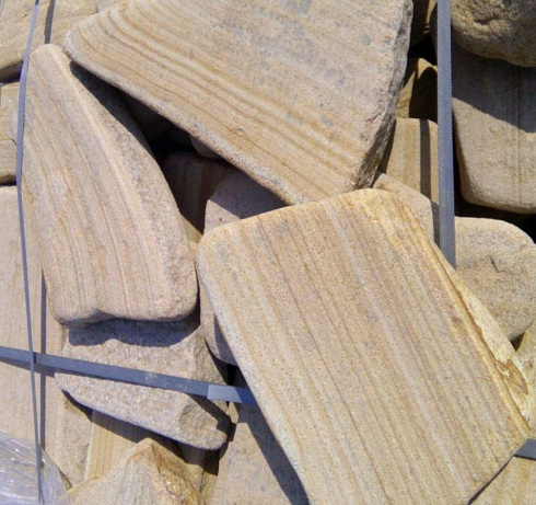 Kamenclub.ru: Песчаник пластушка галтованный желтый с рисунком (3 см)  купить в Люберцах плитняк - пластушка желтый песчаник 21000 руб/м3   фото КАМЕНЬ КЛУБ