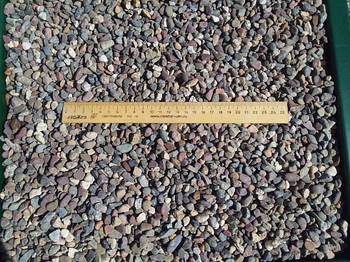 Kamenclub.ru: Галька речная окат цветная фр.5-10 мм. купить  в Люберцах галька речная белый, серый, красноватый, синий, темно-серый речная окатанная галька декоративная 6800 руб/т   фото КАМЕНЬ КЛУБ