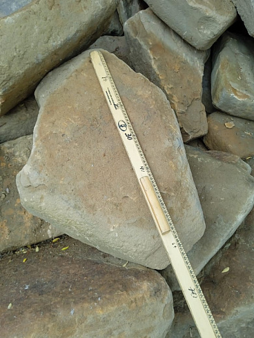 Kamenclub.ru: Песчаник для мощения дорожек, площадок, парковок ( фр 5-10 см)  купить в Люберцах песчаник  серый желтый коричневый рыжий песчаник оголтованный окатанный 6500 руб/т   фото КАМЕНЬ КЛУБ