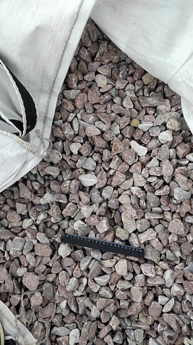 Kamenclub.ru: Мраморная крошка (щебень галтованный розовый) фр.20-40 мм.  купить в Люберцах мрамор розовый, красный оголтованный округлый щебень  15000 руб/т   фото КАМЕНЬ КЛУБ