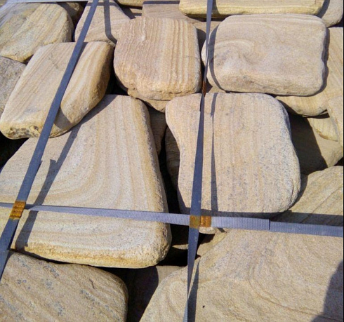 Kamenclub.ru: Песчаник пластушка галтованный желтый с рисунком (3 см)  купить в Люберцах плитняк - пластушка желтый песчаник 21000 руб/м3   фото КАМЕНЬ КЛУБ