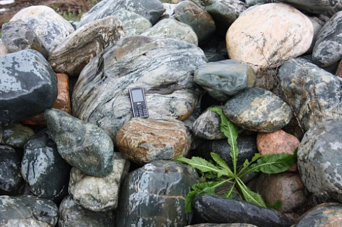 Kamenclub.ru: Ландшафтные валунчики фр.100-500 мм.  купить в Люберцах крупный природный камень серый, темно-серый, светло-серый речной валун крупный 4800 руб/т   фото КАМЕНЬ КЛУБ