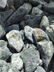 Галтованный жадеит (фр. 70-100 мм) фото Камень Клуб  купить в Люберцах