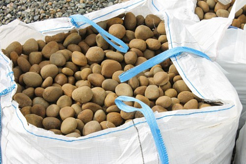 Kamenclub.ru: Песчаник ядра, фр. 100-300 мм  купить в Люберцах песчаник бежевый серый рыжий речная галька 5 000 руб/т   фото КАМЕНЬ КЛУБ