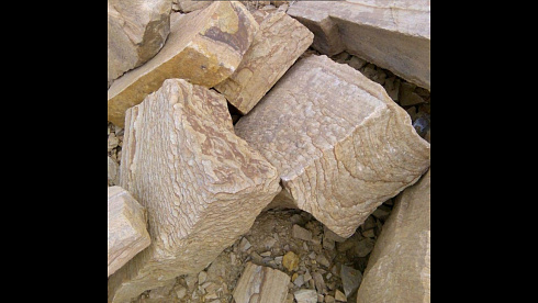 Kamenclub.ru: Песчаник пластушка желтый с рисунком (4-6 см)  купить в Люберцах плитняк пластушка желтый с рисунком песчаник 9 000 руб/м3   фото КАМЕНЬ КЛУБ