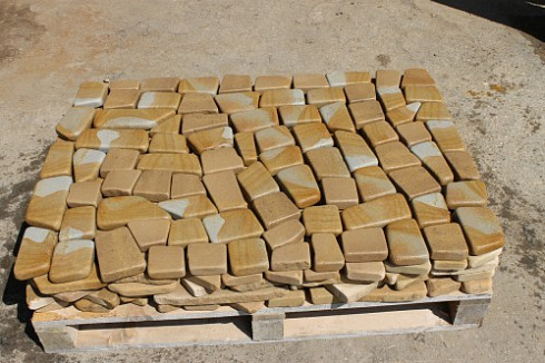 Kamenclub.ru: Песчаник брусчатка (Готика) art PSG-L-01  купить в Люберцах    2300 руб/кв.м   фото КАМЕНЬ КЛУБ