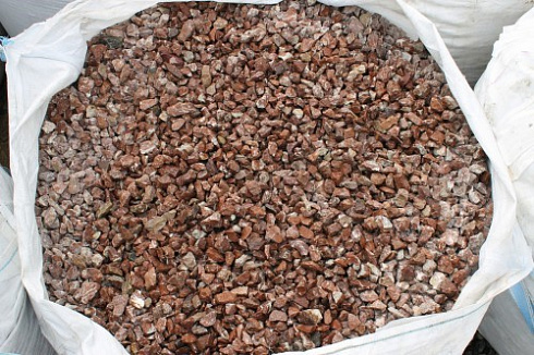 Kamenclub.ru: Мраморная крошка (щебень крошка розовый) фр. 20-40 мм.  купить в Люберцах мрамор розовый, красный мраморная крошка декоративная 11000 руб/т   фото КАМЕНЬ КЛУБ
