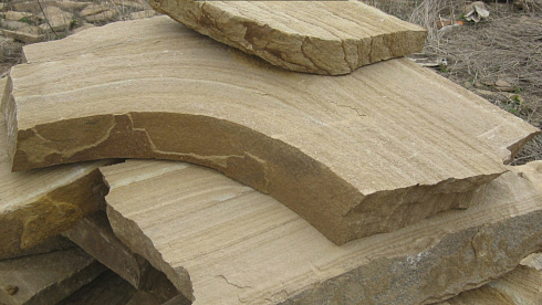 Kamenclub.ru: Форматный камень (плаха) пошаговая дорожка от 70-150 см (4 -12 см)  купить в Люберцах плитняк  форматный плаха желтый песчаник 9 000 руб/т   фото КАМЕНЬ КЛУБ