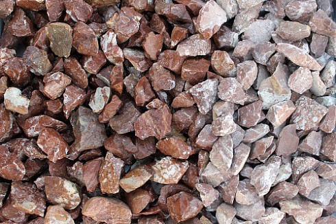 Kamenclub.ru: Мраморная крошка (щебень крошка розовый) фр. 20-40 мм.  купить в Люберцах мрамор розовый, красный мраморная крошка декоративная 11000 руб/т   фото КАМЕНЬ КЛУБ