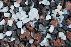 Kamenclub.ru: Мраморная крошка (щебень крошка микс : белый-черный-розовый) фр. 3-5 мм.  купить в Люберцах мрамор белый, черный, розовый, разноцветный мраморная каменная крошка декорвтивная 12000 руб/т   фото КАМЕНЬ КЛУБ