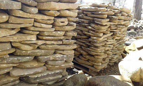 Kamenclub.ru: Песчаник колотый для облицовки (фр. 2-3 см)  купить в Люберцах песчаник бежевый серый рыжий песчаник строительный 5000 руб/т   фото КАМЕНЬ КЛУБ