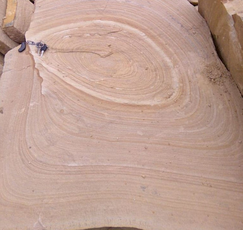 Kamenclub.ru: Форматный камень (плаха) пошаговая дорожка от 70-150 см (4 -12 см)  купить в Люберцах плитняк  форматный плаха желтый песчаник 9 000 руб/т   фото КАМЕНЬ КЛУБ