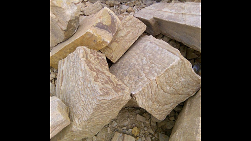 Kamenclub.ru: Песчаник пластушка желтый с рисунком (4-6 см)  купить в Люберцах плитняк пластушка желтый с рисунком песчаник 9 000 руб/м3   фото КАМЕНЬ КЛУБ