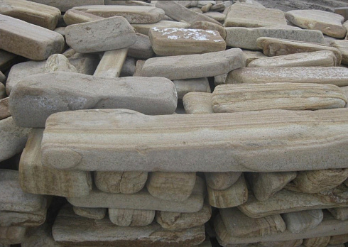 Kamenclub.ru: Песчаник пластушка галтованный желтый с рисунком (3 см)  купить в Люберцах плитняк - пластушка желтый песчаник 21000 руб/м3   фото КАМЕНЬ КЛУБ