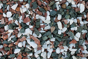 Kamenclub.ru: Мраморная крошка (щебень крошка микс: белый-зеленый-розовый) фр. 10-20 мм.  купить в Люберцах мрамор белый, зеленый, розовый декоративный ландшафтный колотый щебень 12000 руб/т   фото КАМЕНЬ КЛУБ