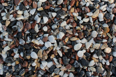 Kamenclub.ru: Мраморная крошка (щебень галтованный микс:: серый-зеленый-розовый) фр.10-20 мм.  купить в Люберцах мрамор серый, зеленый, розовый щебень окатанный округлый декоративный ландшафтный 15500 руб/т   фото КАМЕНЬ КЛУБ