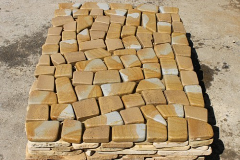 Kamenclub.ru: Песчаник брусчатка (Готика) art PSG-L-01  купить в Люберцах    2300 руб/кв.м   фото КАМЕНЬ КЛУБ