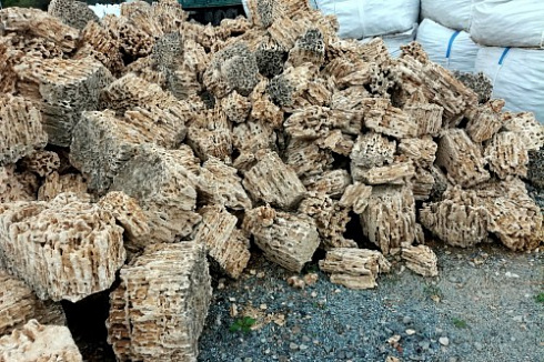 Kamenclub.ru: Крымский природный меотис фр. 100-500 мм.  купить в Люберцах меотис бежевый рыжий молочный желтый ракушечник 4 500 руб/т   фото КАМЕНЬ КЛУБ