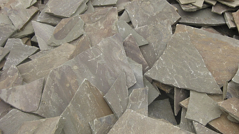 Kamenclub.ru: Песчаник пластушка серо-зеленый (1,5 см)  купить в Люберцах плитняк - пластушка серо-зеленый, серый, зеленый пластушка рваная ландшафтная колотая 10200 руб/м3   фото КАМЕНЬ КЛУБ