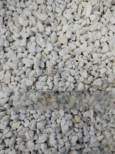 Kamenclub.ru: Мраморная крошка, щебень, цвет-белый, фр. 5-10 мм.  купить в Люберцах мрамор белый, айвори, молочный мраморная каменная крошка ландшафтная 12000 руб/т   фото КАМЕНЬ КЛУБ