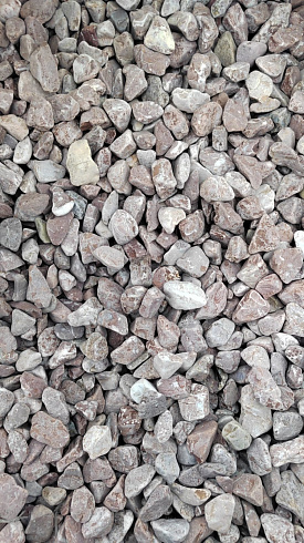 Kamenclub.ru: Мраморная крошка (щебень галтованный розовый) фр.20-40 мм.  купить в Люберцах мрамор розовый, красный оголтованный округлый щебень  15000 руб/т   фото КАМЕНЬ КЛУБ
