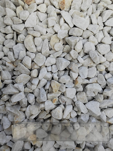 Kamenclub.ru: Мраморная крошка, щебень, цвет-белый, фр. 10-20 мм.  купить в Люберцах мрамор белый, молочный айвори каменная ландшафтная декоративная крошка шебня 12000 руб/т   фото КАМЕНЬ КЛУБ