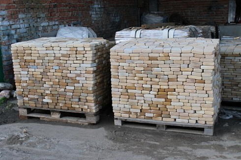 Kamenclub.ru: Песчаник брусчатка (Готика) art PSG-L-01  купить в Люберцах    2300 руб/кв.м   фото КАМЕНЬ КЛУБ