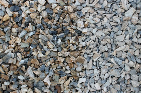 Kamenclub.ru: Мраморная крошка (щебень крошка медовый), фр. 10-20 мм.  купить в Люберцах песчаник бежевый, серый каменная ландшафтная крошка  12000 руб/т   фото КАМЕНЬ КЛУБ