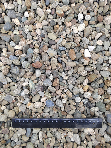 Kamenclub.ru: Галька речная окат (серая) фр.10-20 мм купить  в Люберцах галька речная серая, серый, темно-серый, светло-серый, коричневый ландшафтная декоративная речная окатанная округлая галька 5000 руб/т   фото КАМЕНЬ КЛУБ