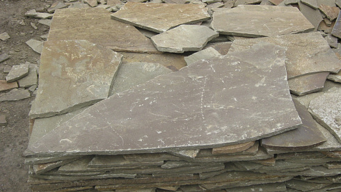 Kamenclub.ru: Песчаник пластушка серо-зеленый (1,5 см)  купить в Люберцах плитняк - пластушка серо-зеленый, серый, зеленый пластушка рваная ландшафтная колотая 10200 руб/м3   фото КАМЕНЬ КЛУБ