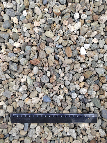 Kamenclub.ru: Галька речная окат (серая) фр.10-20 мм купить  в Люберцах галька речная серая, серый, темно-серый, светло-серый, коричневый ландшафтная декоративная речная окатанная округлая галька 5000 руб/т   фото КАМЕНЬ КЛУБ