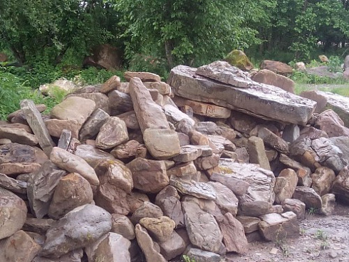 Kamenclub.ru: Песчаник декоративный ландшафтный (фр. 300-500 мм)  купить в Люберцах песчаник желтый рыжий серый зеленый валун речной окатанный природный песчаника 4 500 руб/т   фото КАМЕНЬ КЛУБ