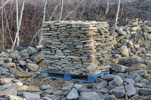 Kamenclub.ru: Песчаник колотый для облицовки (фр. 2-3 см)  купить в Люберцах песчаник бежевый серый рыжий песчаник строительный 5000 руб/т   фото КАМЕНЬ КЛУБ