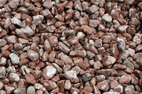 Kamenclub.ru: Мраморная крошка (щебень галтованный розовый) фр.40-70 мм.  купить в Люберцах мрамор розовый, красный галтовка мраморная щебня 15000 руб/т   фото КАМЕНЬ КЛУБ