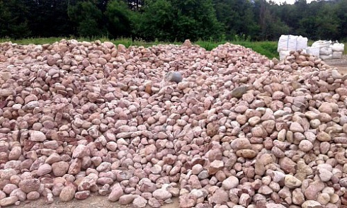 Kamenclub.ru: Розовый валунчик фр.100-300 мм.  купить в Люберцах крупный природный камень розовый, серый молочный красный речной галечник природный 7850 руб/т   фото КАМЕНЬ КЛУБ