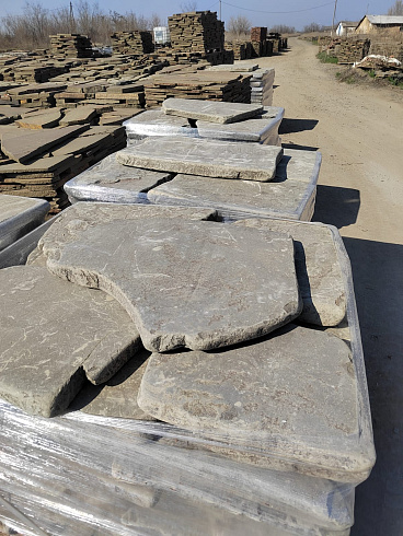 Kamenclub.ru: Песчаник галтованный для облицовки (фр. 2-5 см)  купить в Люберцах песчник рыжий желтый серый песчаник окатанный речной 6 000 руб/т   фото КАМЕНЬ КЛУБ