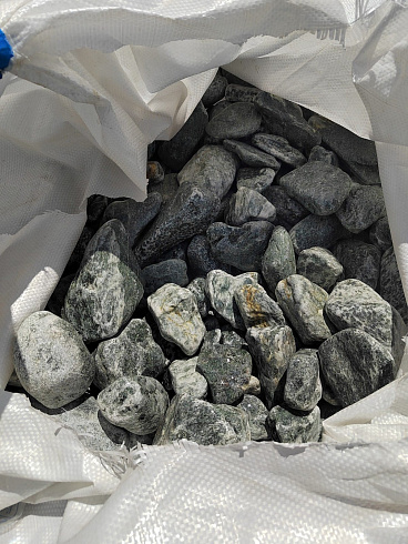 фото Галтованный жадеит (фр. 70-100 мм)  купить в Люберцах в интернет-портале КАМЕНЬ КЛУБ