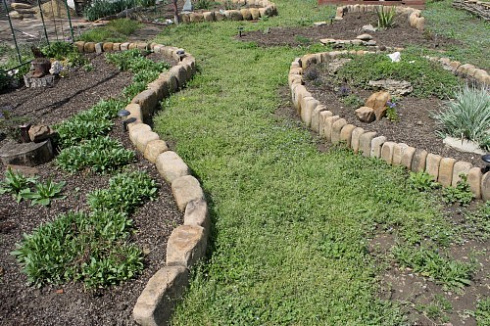 Kamenclub.ru: Песчаник для строительства и кладки блочный (фр 100-200 мм)  купить в Люберцах песчаник бежевый серый рыжий валун мелкий для строительства песчаник 6500 руб/т   фото КАМЕНЬ КЛУБ