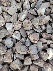 Kamenclub.ru: Мраморная крошка (щебень галтованный розовый) фр.10-20 мм.  купить в Люберцах мрамор розовый, красный ландшафтный декоративный окатанный округлый щебень 15000 руб/т   фото КАМЕНЬ КЛУБ