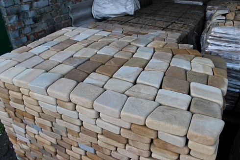 Kamenclub.ru: Песчаник брусчатка (Готика) art PSG-L-01  купить в Люберцах    2300 руб/кв.м   фото КАМЕНЬ КЛУБ