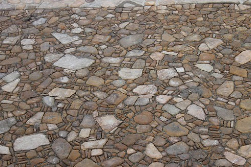 Kamenclub.ru: Песчаник для мощения дорожек, площадок, парковок ( фр 5-10 см)  купить в Люберцах песчаник  серый желтый коричневый рыжий песчаник оголтованный окатанный 6500 руб/т   фото КАМЕНЬ КЛУБ