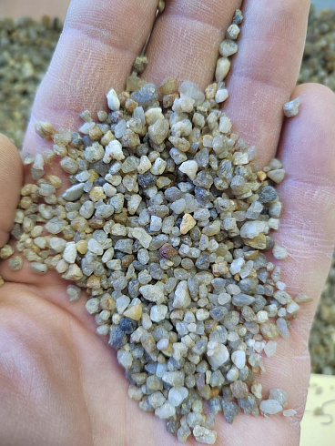 Кварцевый песок для площадок фр. 2-5 мм.  купить в Люберцах фото Камень Клуб