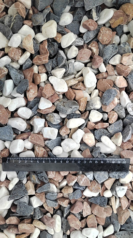 Kamenclub.ru: Мраморная крошка (щебень галтованный микс:белый-зеленый-розовый) фр.20-40 мм.  купить в Люберцах мрамор белый, зеленый, розовый мрамор декоративный (галтовка) 15500 руб/т   фото КАМЕНЬ КЛУБ
